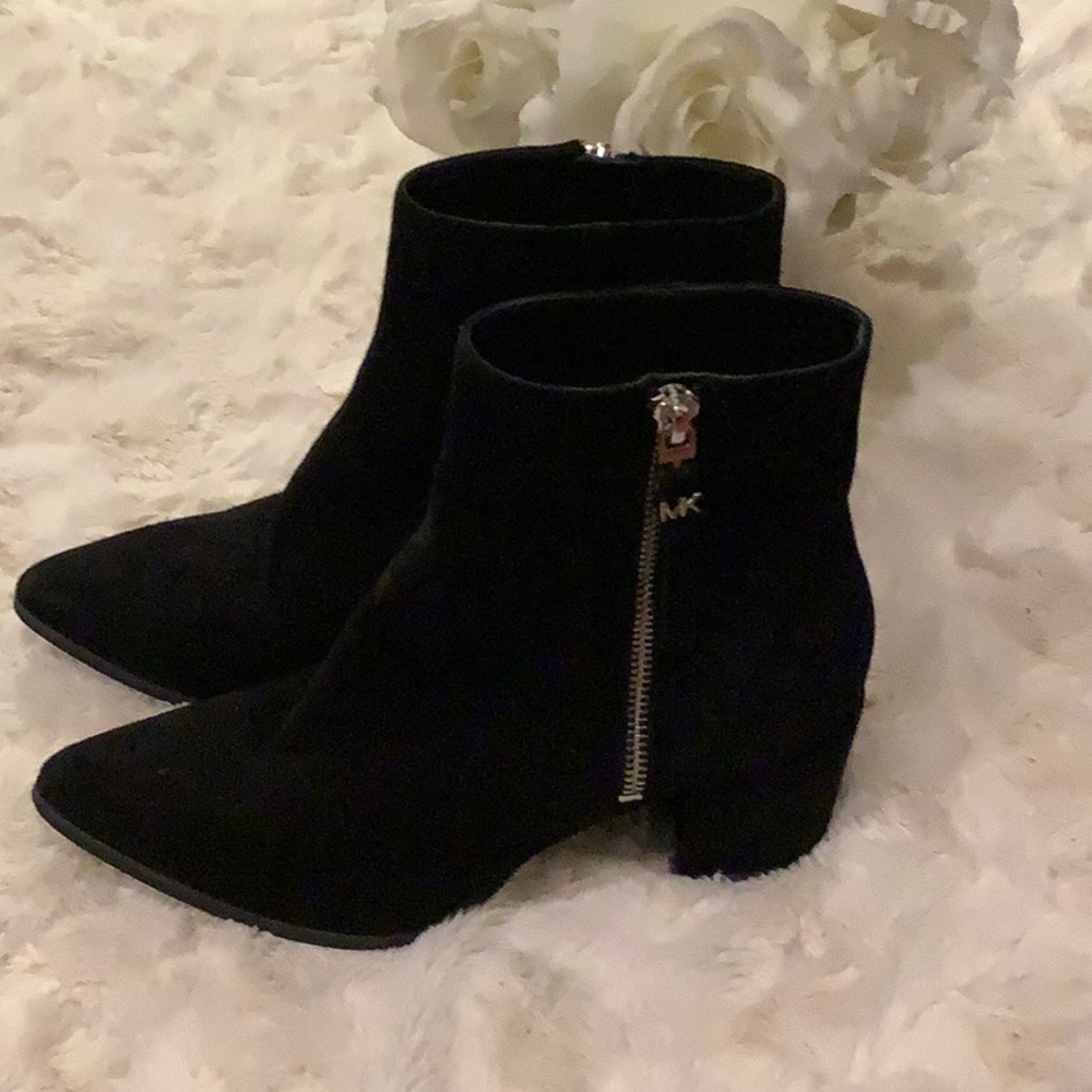 Pre loved Michael kors heel boots size 6 1/2